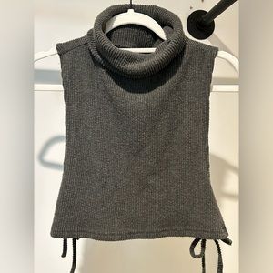 FOREVER 21 - TURTLENECK SWEATER — SIZE SMALL